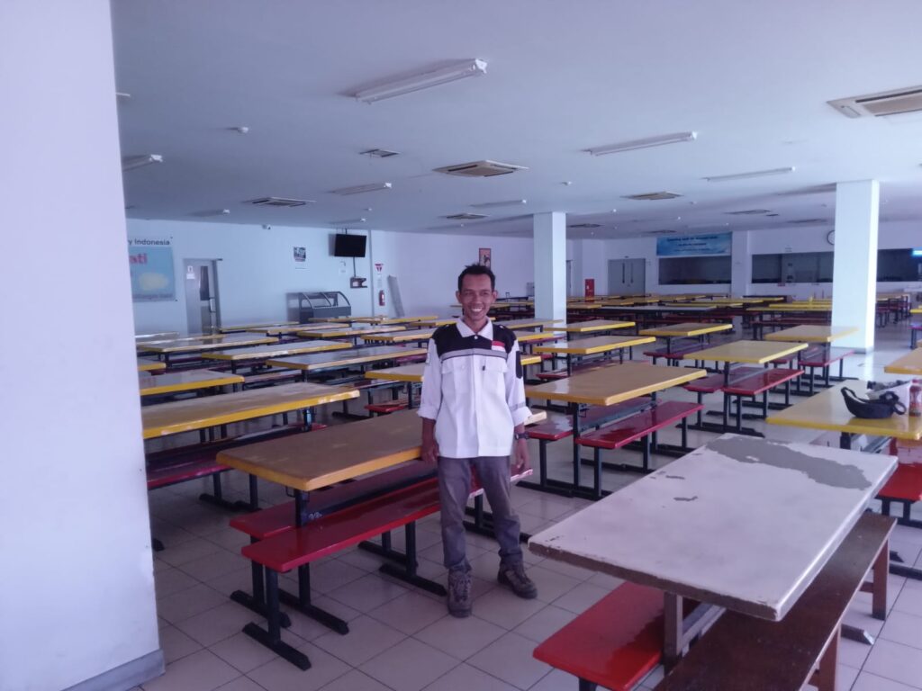 Meja kantin fiberglass